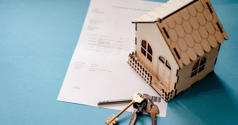 La baisse des taux immobiliers se confirme : le moment est-il venu d'acheter ?